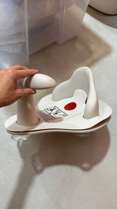 Assento de Banheira anti derrapante e com sensor de temperatura