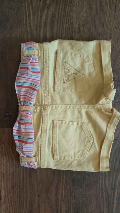 świetne spodenki GUESS kids jak nowe 122/128