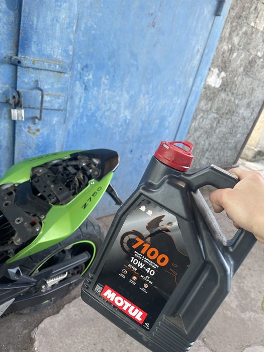 Kawasaki Z750 2012 год, отличное состояние, Arrow, чип