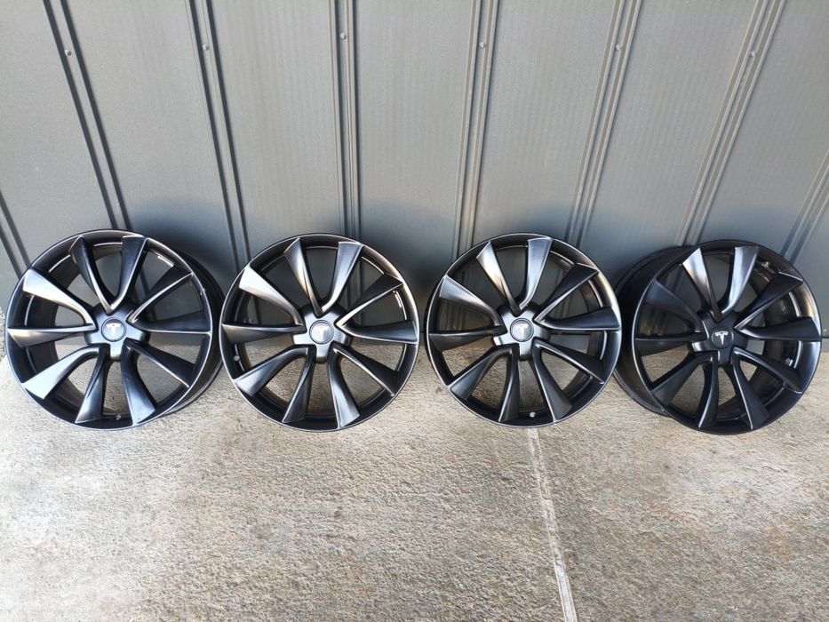 Комплект легкосплавних дисків для Tesla  5/114.3 R20