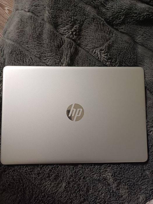 ноутбук "hp" 512 Гб пам'яті.