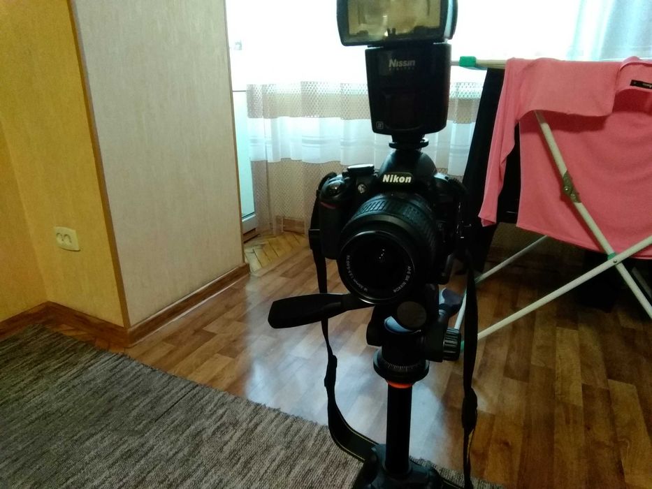 Продам гарний фотоаппарат Nikon D3100