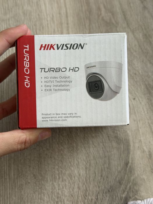 Hikvision DS-2CE76H0T-ITPFS  5МП TurboHD камера відеоспостереження з мікрофоном.