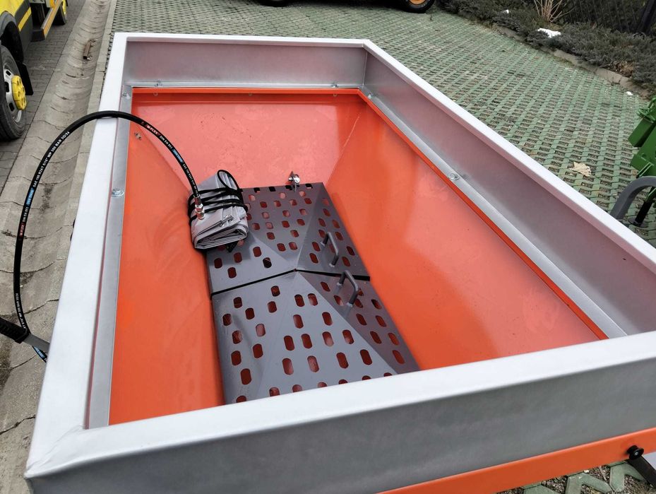 Rozsiewacz nawozu dwutalerzowy 600 litrów 400,800 DEMAROL