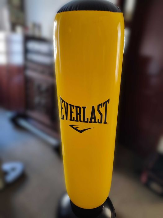 Saco de boxe insuflável da Everlast. (vendo ou troco)