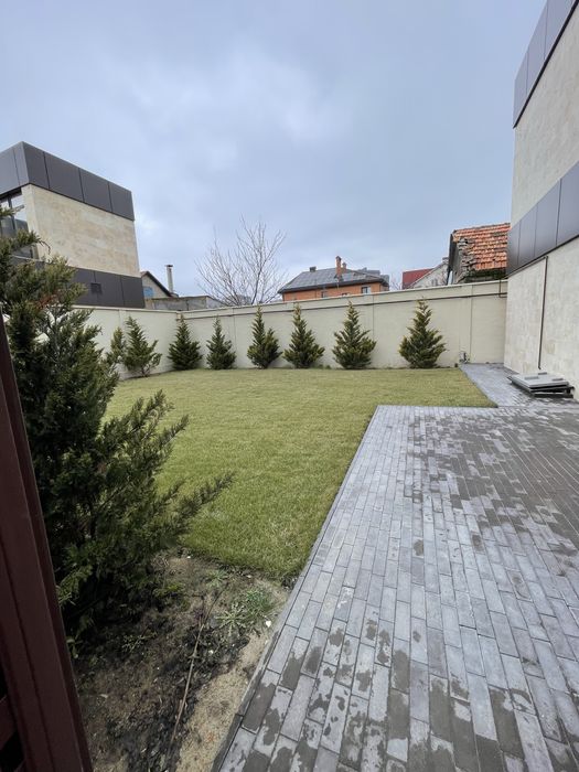 Стильний та сучасний. Котедж в закритому комплексі.