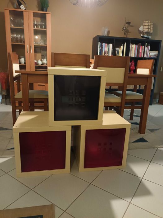 Cubos com caixas Ikea