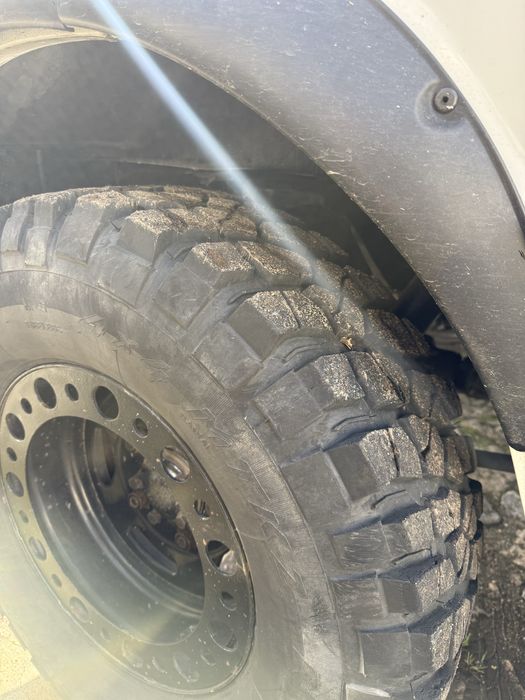 Vendo jante e pneus 265/75r16 . Posso vender separado