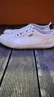 Tenis Levis Semi novos
