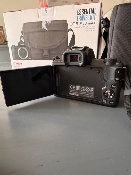 Máquina Fotográfica Canon EOS M50 Mark II