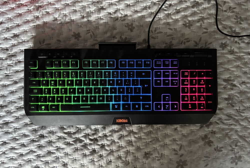Teclado Gaming KROM KUMA RGB PT — Preto