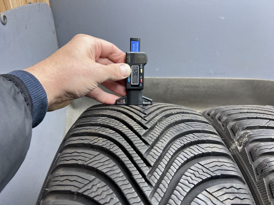 Шини ~ 7мм зима 225 45 R17 Michelin Alpin 5 резина зимові