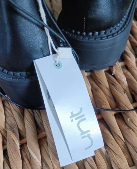 Botas novas, novas com etiqueta,