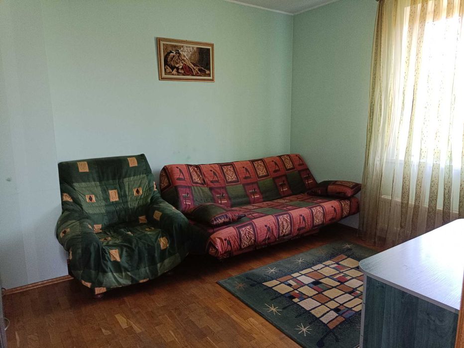 продаж будинку Українка