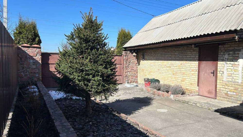 Продам півбудинку с. Нові Петрівці Вишгородського р-ну
