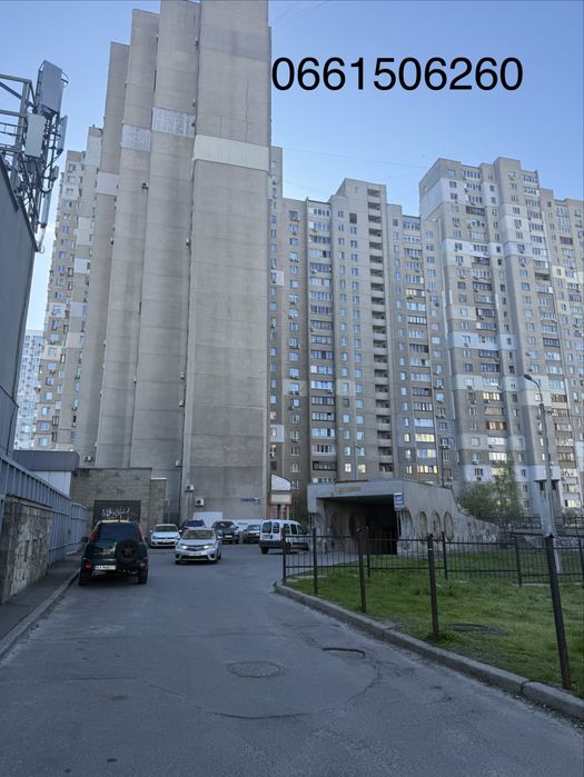 Власник! Продам 3 к квартиру на ст.м Харківська
