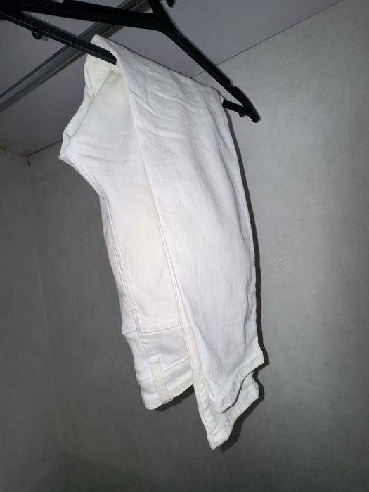 Чоловічі білі завужені джинси Zara 42