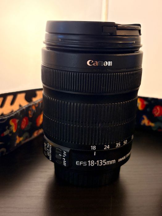 Canon EOS 100D + Lente 18-135mm IS