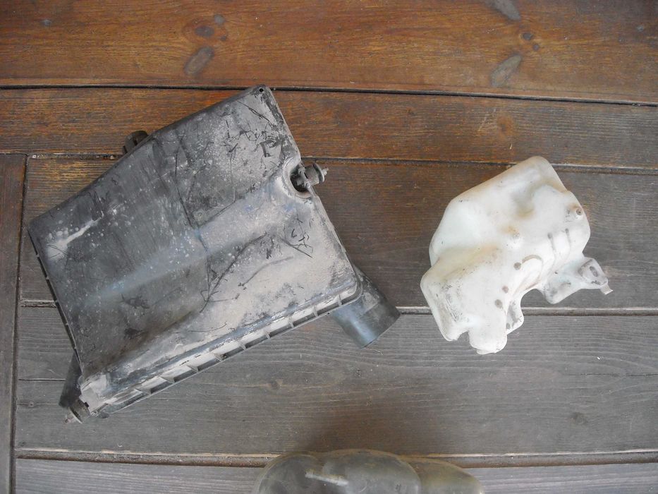 Deposito limpa vidros, vaso radiador, caixa ressonador Astra F 1.7D