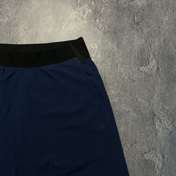 Дуже класні спортивні шорти REEBOK, M-size original НОВИЙ стан