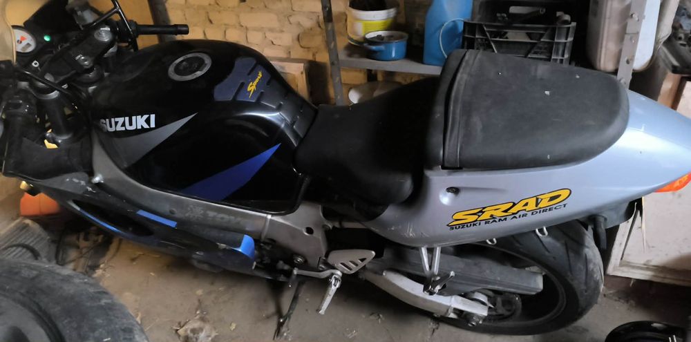 Suzuki GSX-R srad kat A2