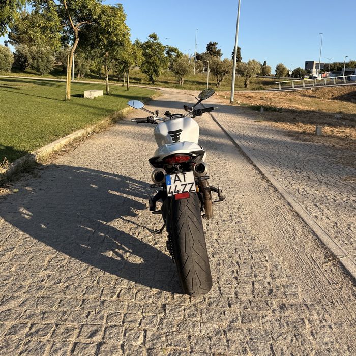 Ducati Monster 1200S
