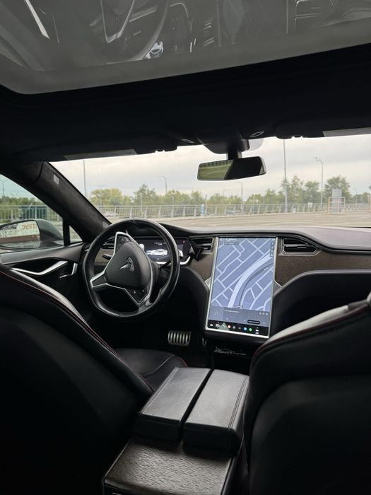 Tesla Model S P85
