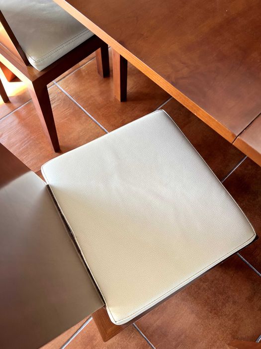 Mesa de Jantar Grande em Madeira + 8 Cadeiras, recolha apenas em Paredes de Coura