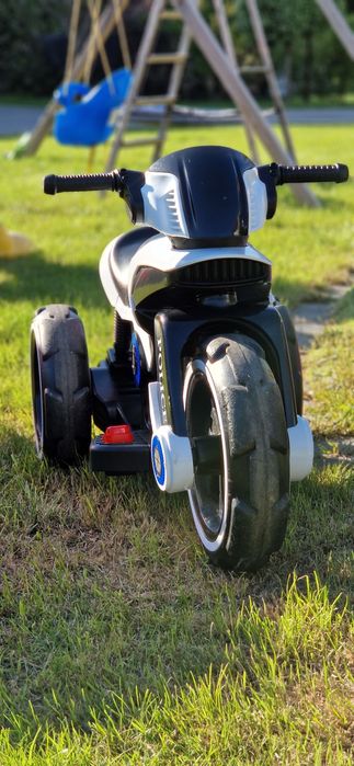 Motorek na akumlator