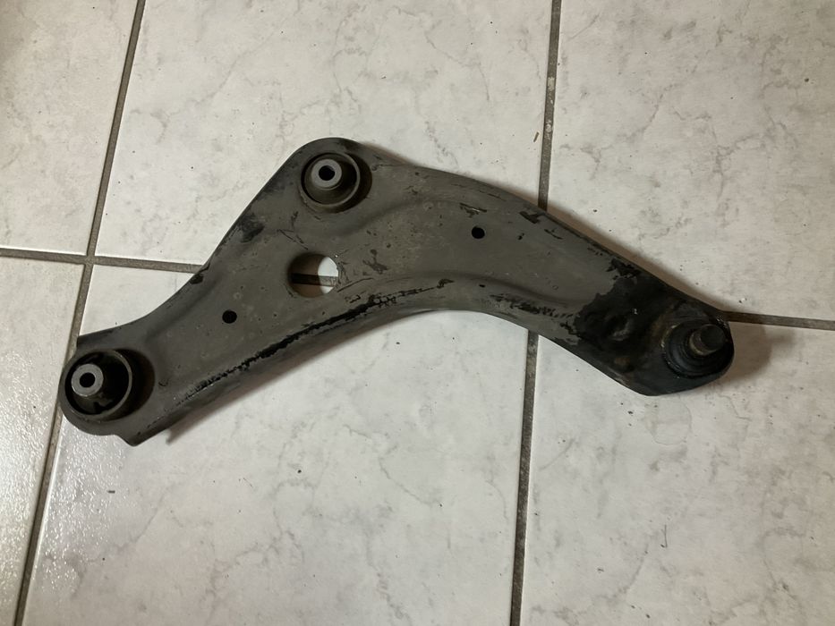 Braço direito Nissan J11