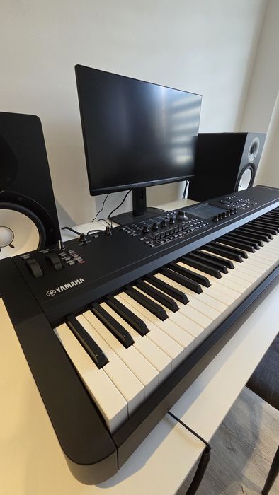 Yamaha - MODX M8