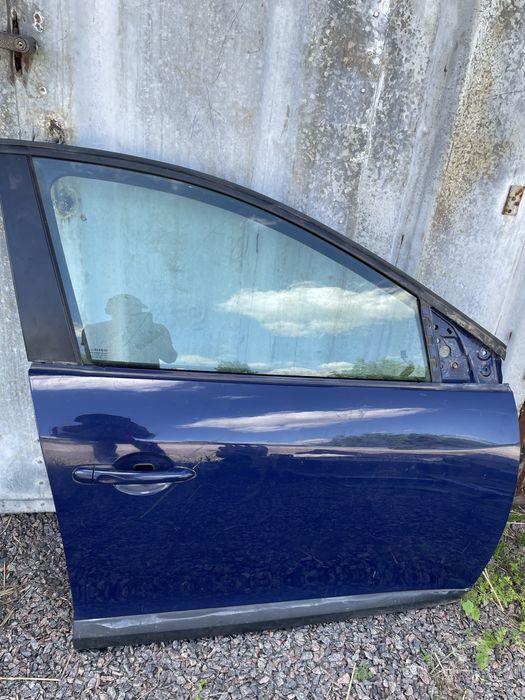 Двері передні праві рено Меган 3 megan3