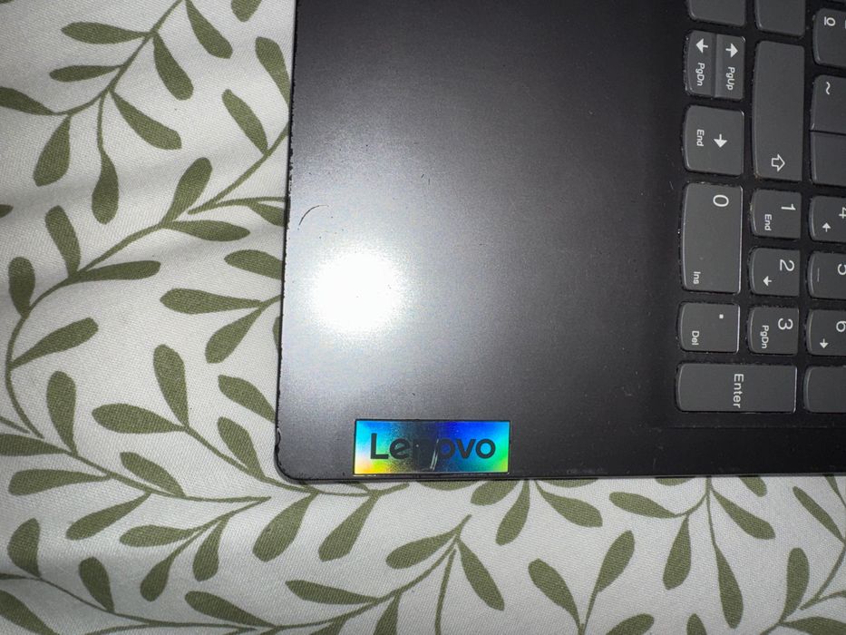 Portátil Lenovo IdeaPad 3