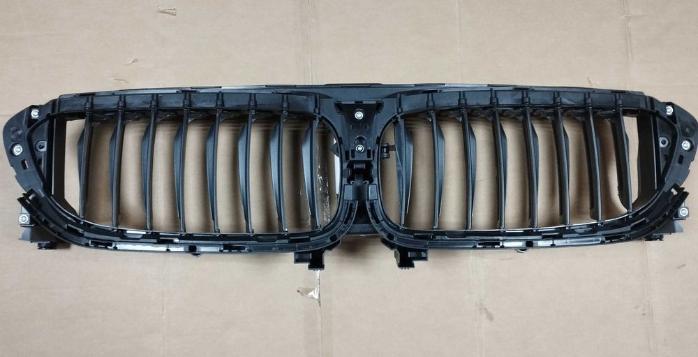 верхні жалюзі BMW 5 G30 G31 749727901 до рестайлінг 51137497280