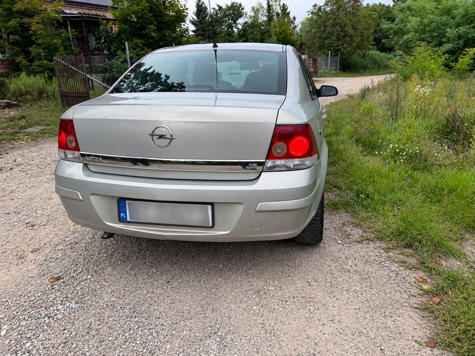 Opel Astra Sedan 1.6 Benzyna | 2008 | 291 800 km