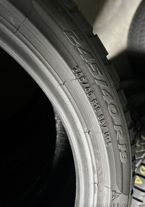 Комплетком або парою 245 40 19 pirelli sottozero 3