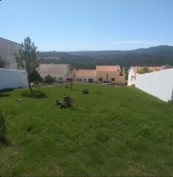 Terreno com licença para construir