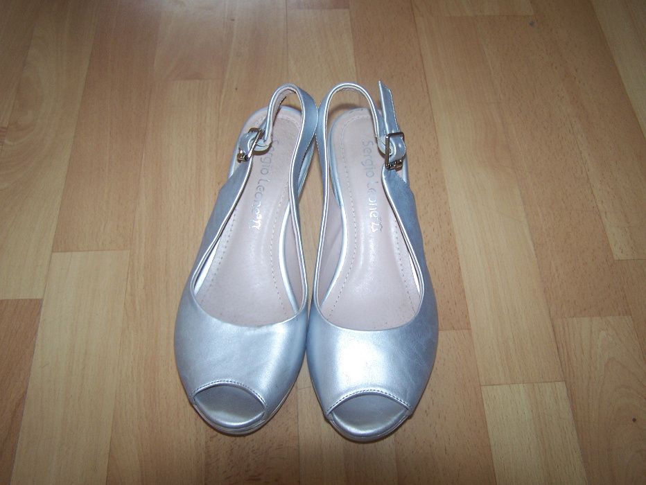Buty na koturnie roz. 40 ,długość wkładki 26,5