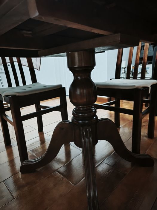 Mesa jantar e 4 cadeiras em cerejeira