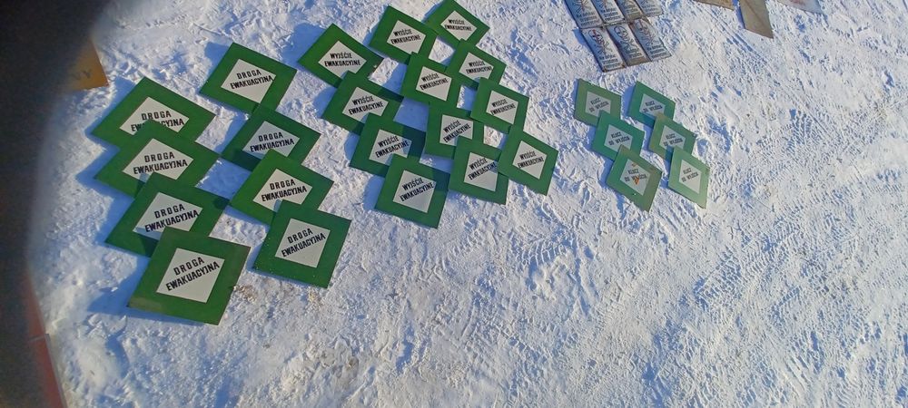 Stare tablice informacyjne BHP i instrukcje