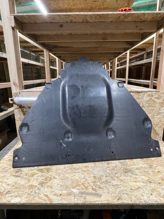 Захист дна Rivian