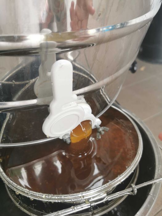 Miodek  z przydomowej pasieki.