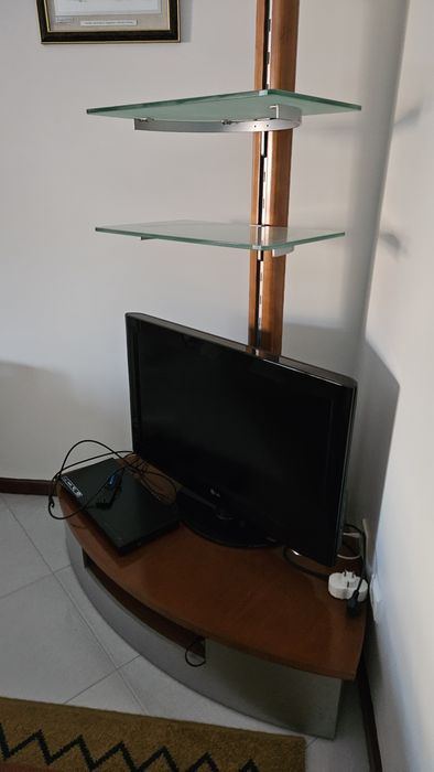 Mobília de sala em madeira maciça