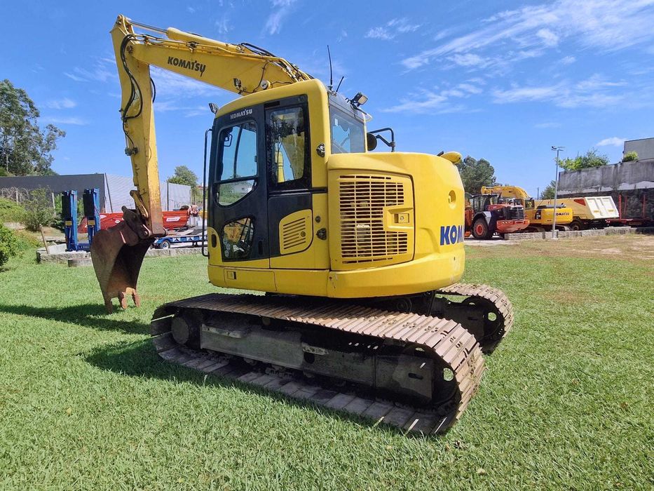Escavadora Komatsu PC 138US