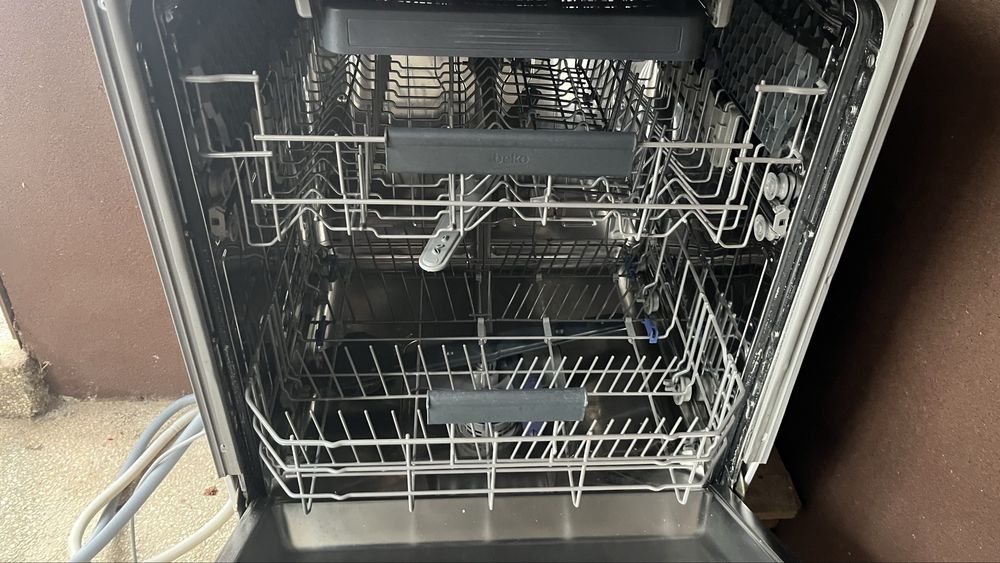 Zmywarka BEKO na części model jak na zdj.