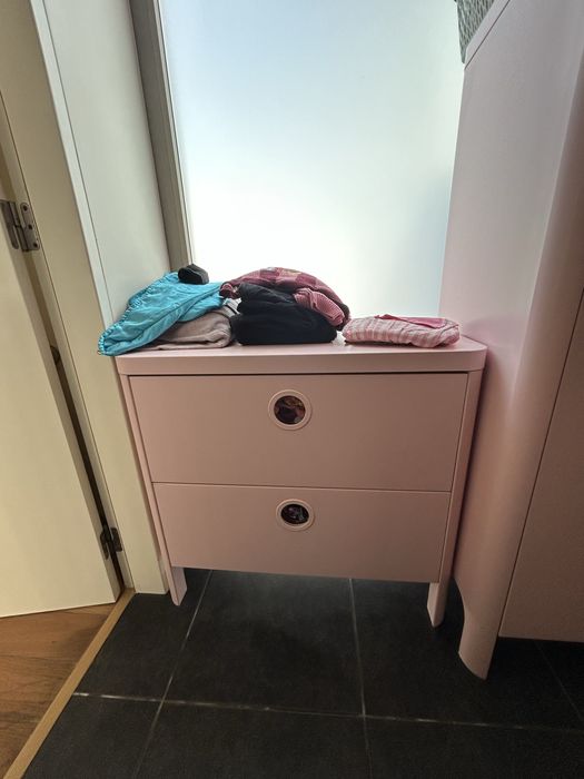 Roupeiro e comoda Ikea criança