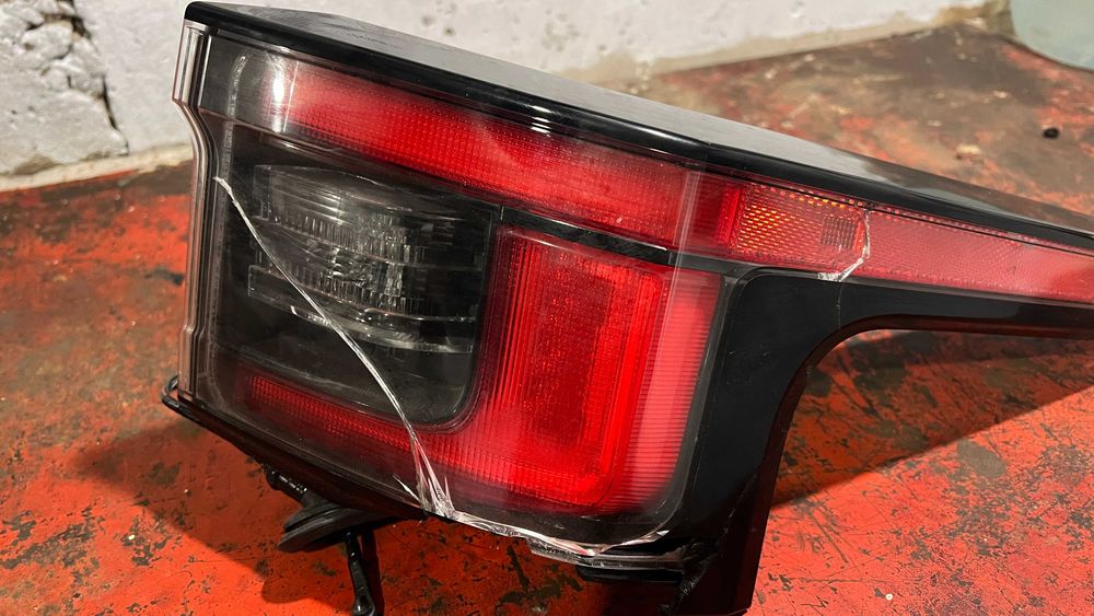 Фонарь задний правый от Subaru Solterra