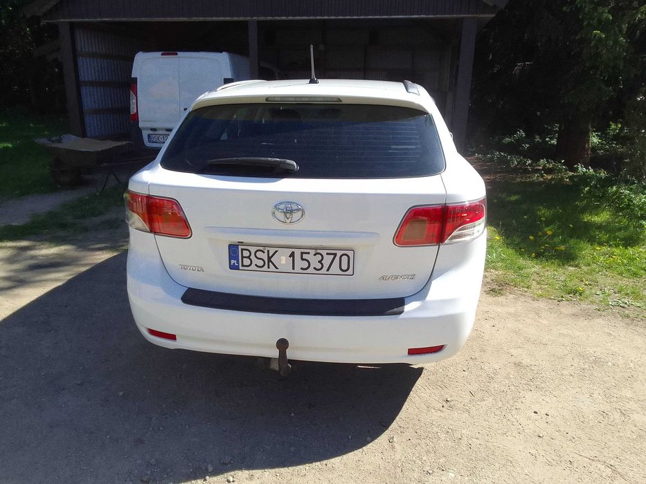 Toyota Avensis  D-4D 2,0 diesel,  kombi, ładna uśmiechnięta