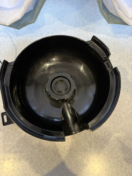 Продам соковижималку PHILIPS HR 1858-90.