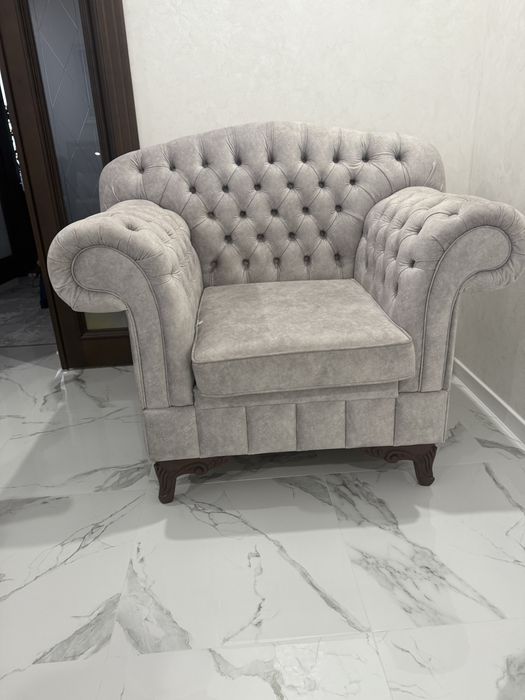 Диван з кріслом